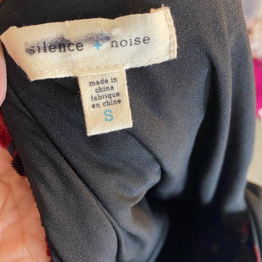 Small Urban Outfitter SILENCE + NOISE velvet dress Sz small - Picture 7 of 8